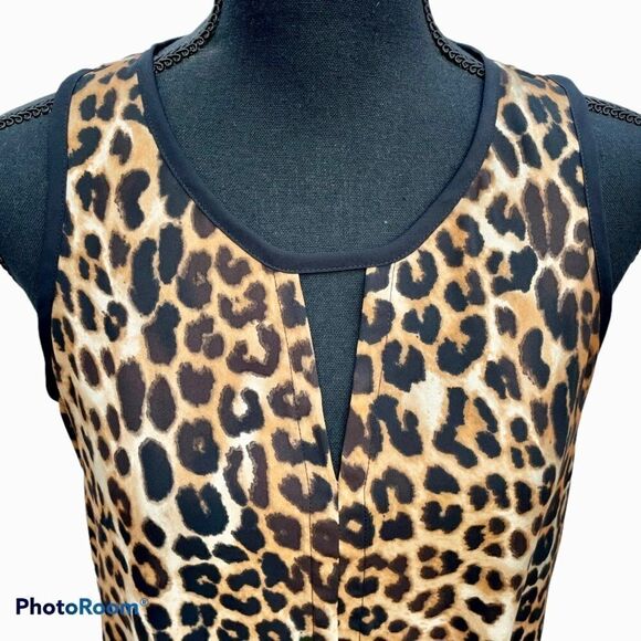 𝅺Express Leopard Sleeveless Blouse - Picture 2 of 10